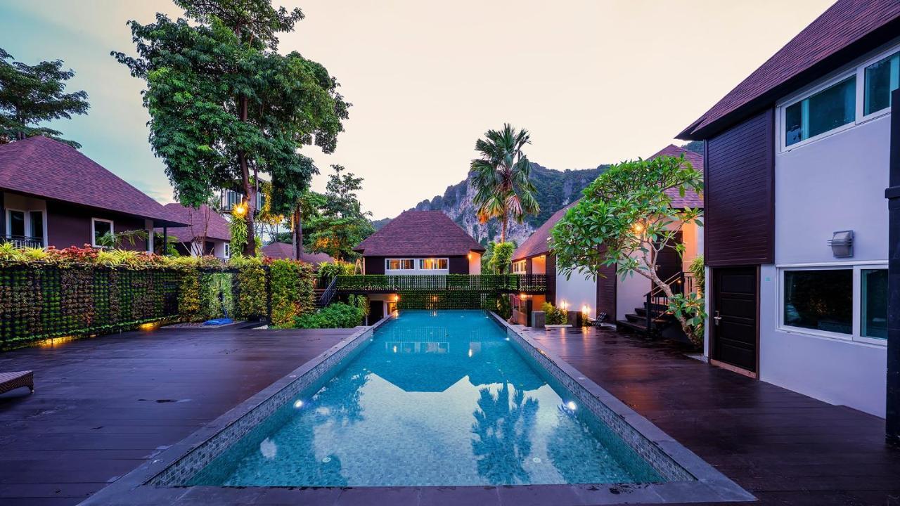 Chambre Double - Vue sur Piscine